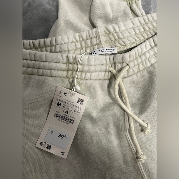 Zara Sweatpants - Picture 2 of 4